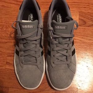 NEW Adidas men’s size 10.5